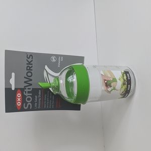 OXO SOFT WORKS LITTLE SALAD DRESSING SHAKER